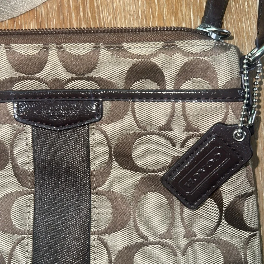 Vintage Coach Small Crossbody Bag Tan Logo Printed Canvas Brown Leather Accents‎ - Picture 3 of 6